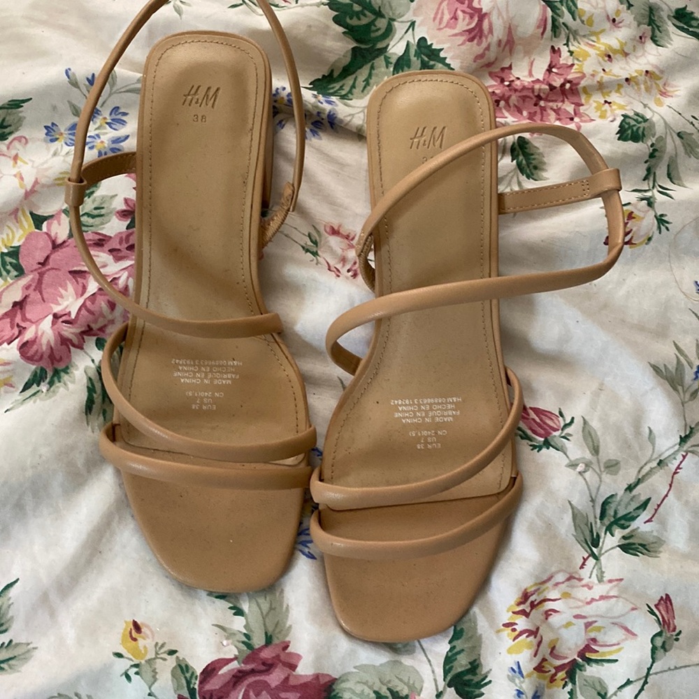 H and m heels low heel